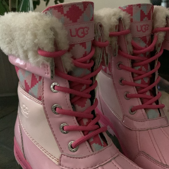 UGG BUTTE II PATENT TRUCKEE WATERPROOF LEATHER BOOTS - Picture 8 of 16